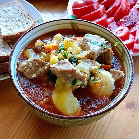 בית הארחה Yasna